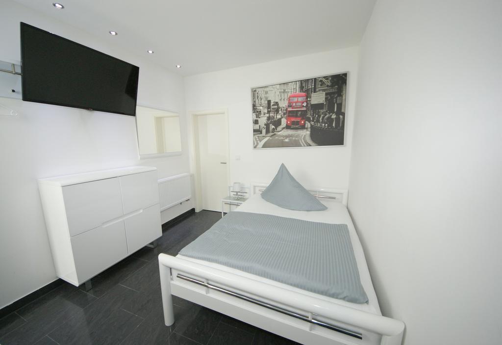 Hotel Am Rosenplatz,24 Stunden Check In, Kostenfreie Parkplaetze Brechtorf المظهر الخارجي الصورة