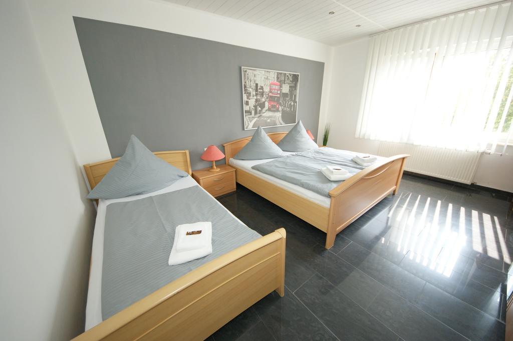 Hotel Am Rosenplatz,24 Stunden Check In, Kostenfreie Parkplaetze Brechtorf المظهر الخارجي الصورة
