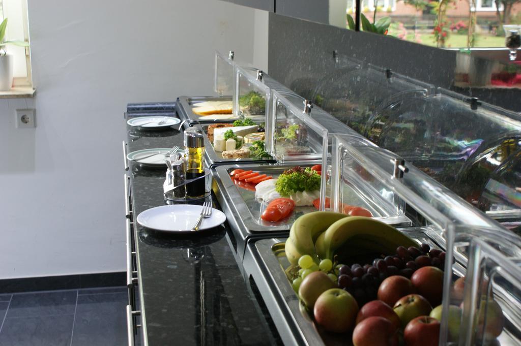 Hotel Am Rosenplatz,24 Stunden Check In, Kostenfreie Parkplaetze Brechtorf الغرفة الصورة