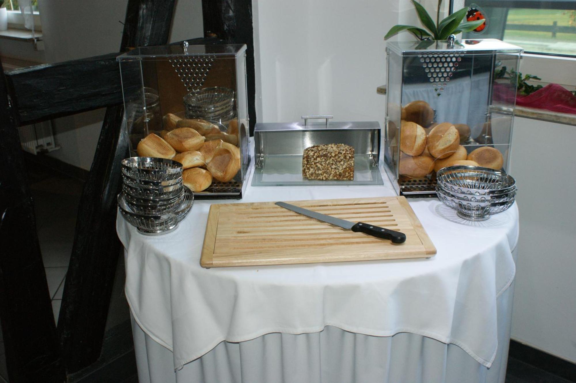 Hotel Am Rosenplatz,24 Stunden Check In, Kostenfreie Parkplaetze Brechtorf الغرفة الصورة