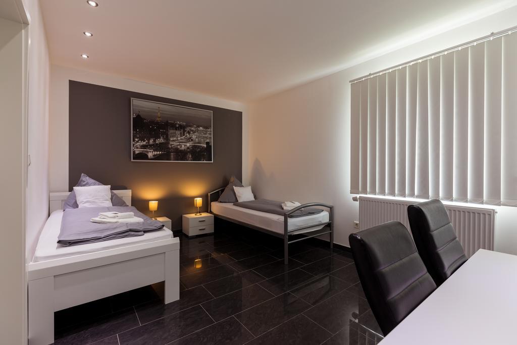 Hotel Am Rosenplatz,24 Stunden Check In, Kostenfreie Parkplaetze Brechtorf المظهر الخارجي الصورة
