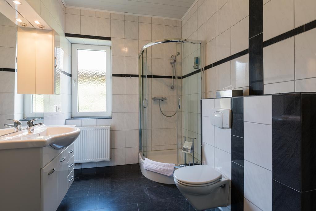 Hotel Am Rosenplatz,24 Stunden Check In, Kostenfreie Parkplaetze Brechtorf المظهر الخارجي الصورة